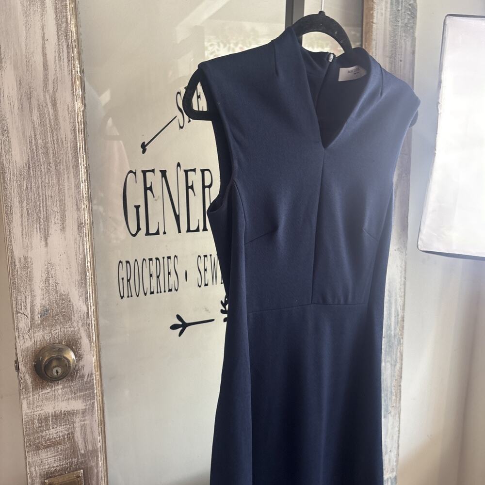 MM. LaFleur Dark Navy Blue V-Neck Sleeveless Aditi Sheath Dress Size 2 - Picture 6 of 14